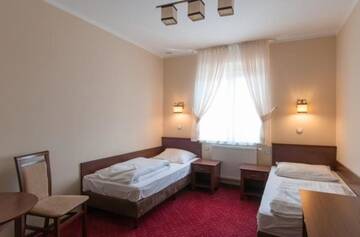 Фото номера Двухместный номер с 1 кроватью или 2 отдельными кроватями Мотели Hotel Grant г. Лешно 4