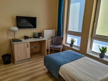 Фото номера Улучшенный одноместный номер Отель Hotel Antonińska г. Лешно 6