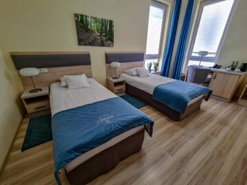 Фото номера Улучшенный двухместный номер с 1 кроватью Отель Hotel Antonińska г. Лешно 9
