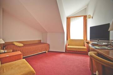 Фото номера Двухместный номер эконом-класса с 2 отдельными кроватями Отель Hotel Akwawit г. Лешно 3
