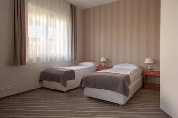 Фото номера Стандартный двухместный номер с 2 отдельными кроватями Отель Hotel Akwawit г. Лешно 5